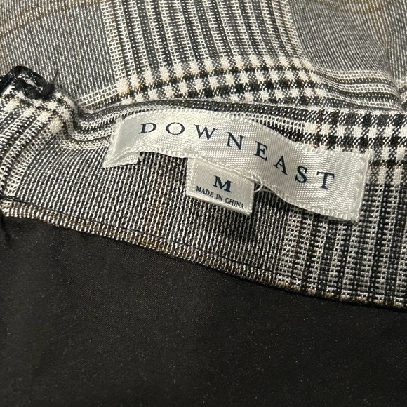 DownEast Classic Gray Plaid Skirt with Button Detail Size Medium (30 x 29) - Picture 4 of 4